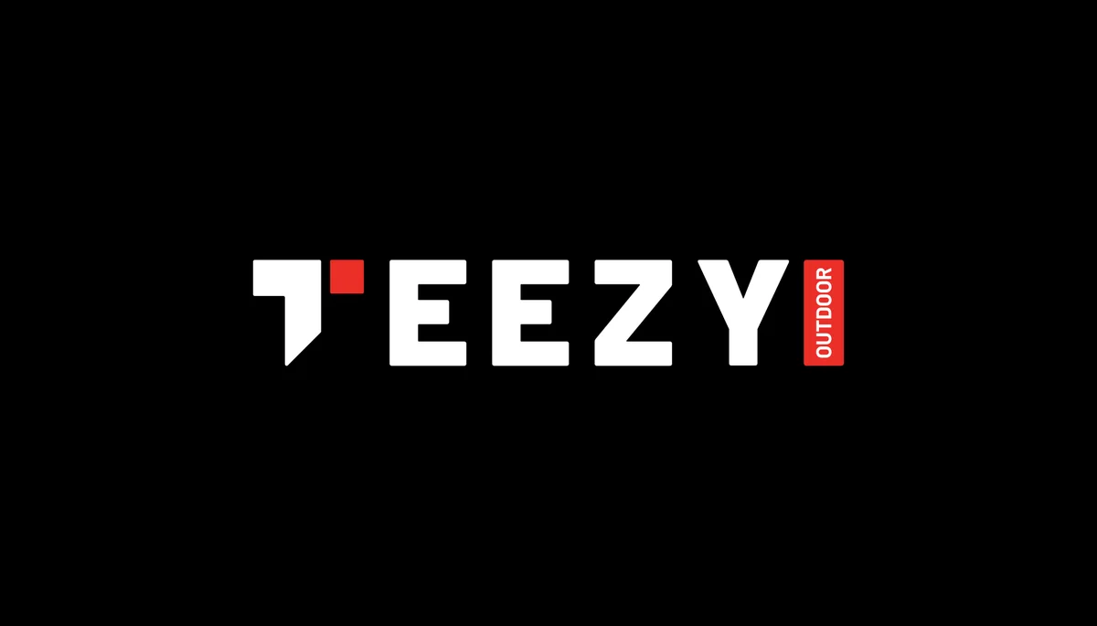 名片正面：黑底白色 TEEZY，红色 OUTDOOR 竖标